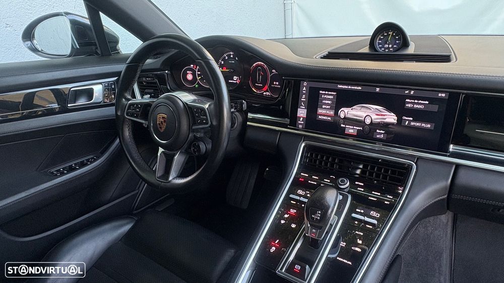 Porsche Panamera 4 E-Hybrid 10 Years Edition - 13