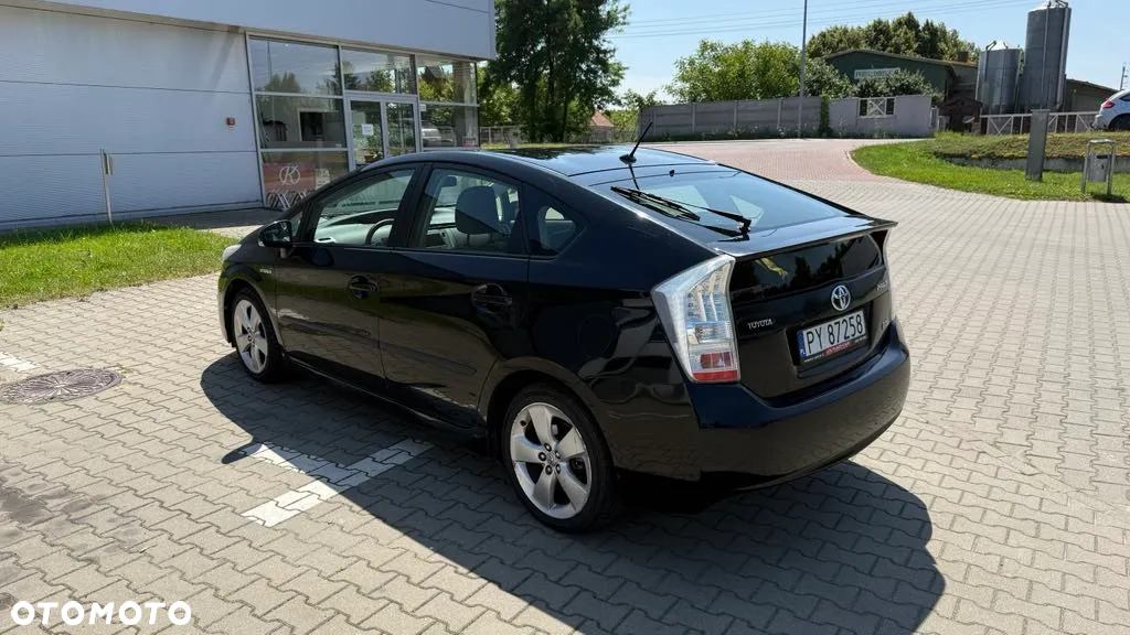 Toyota Prius (Hybrid) Comfort - 10