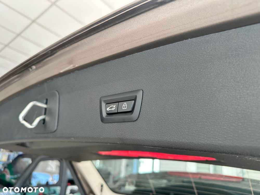 BMW X1 sDrive18i GPF xLine - 23
