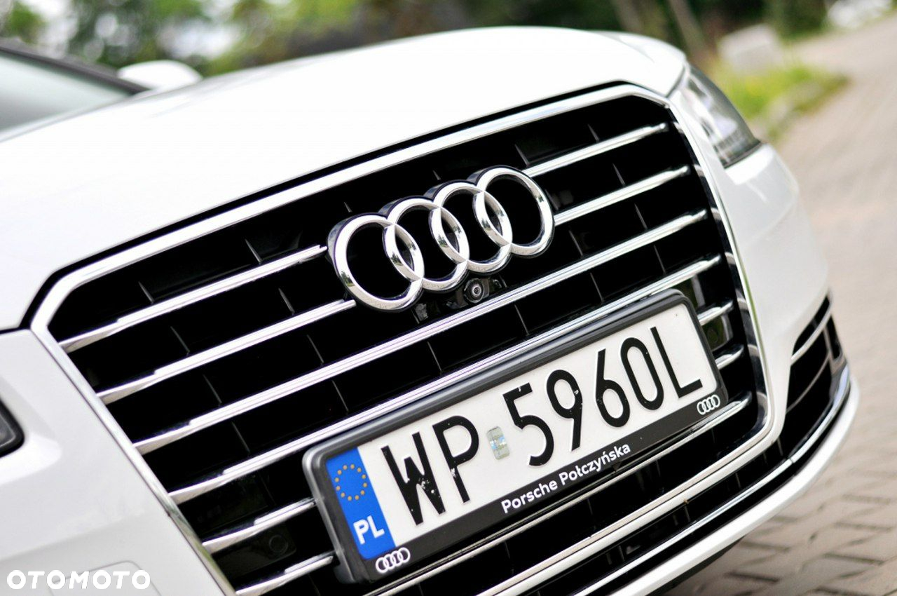 Audi A8 - 40