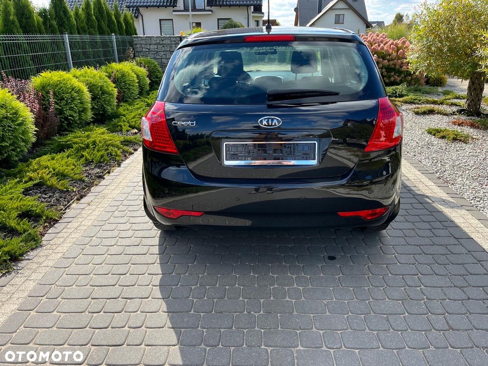 Kia Ceed - 4