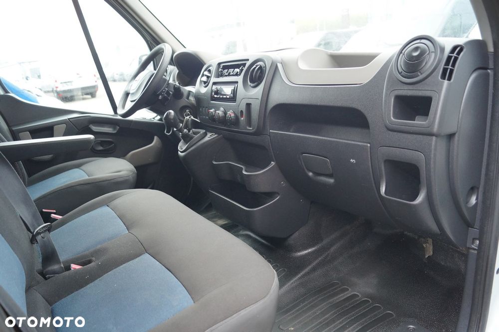 Nissan NV400 - 21