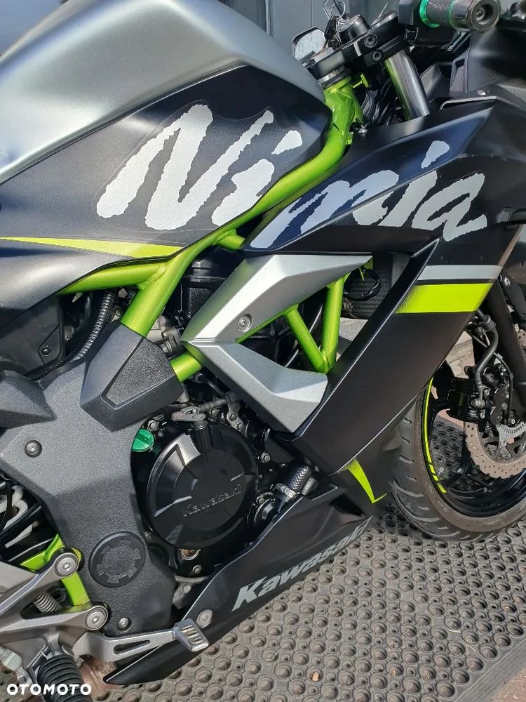 Kawasaki Ninja - 32