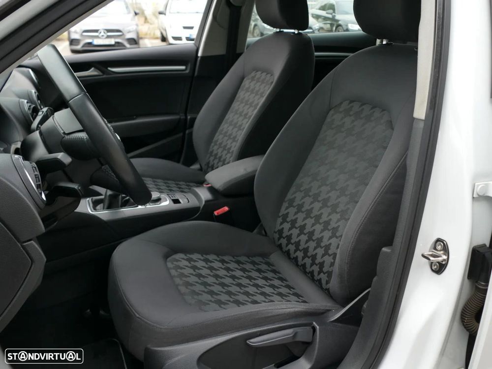 Audi A3 Sportback 1.6 TDI Advance Ultra - 25