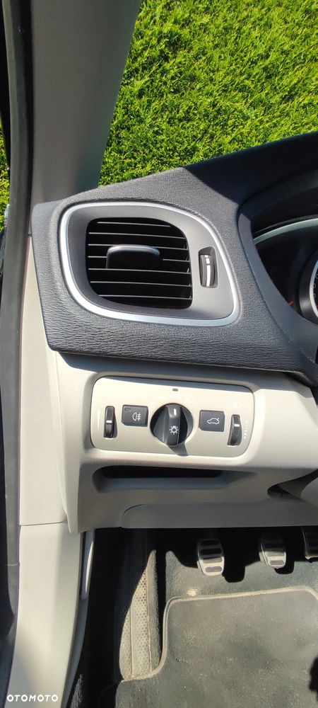 Volvo V40 T3 Summum - 14
