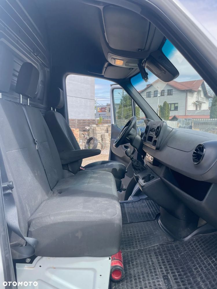 Mercedes-Benz Sprinter 907.223 - 10