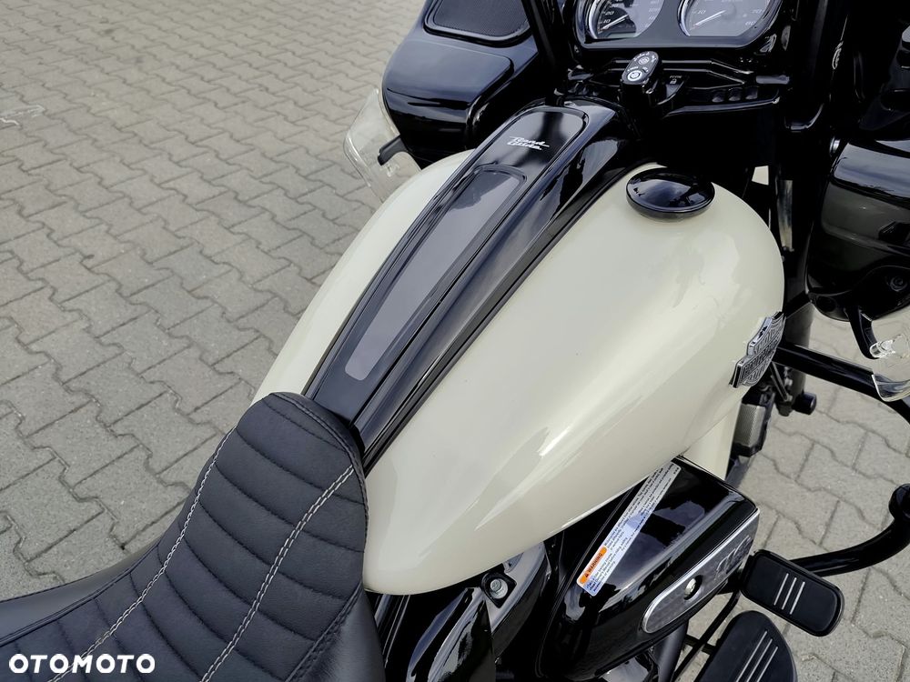Harley-Davidson Touring Road Glide - 19