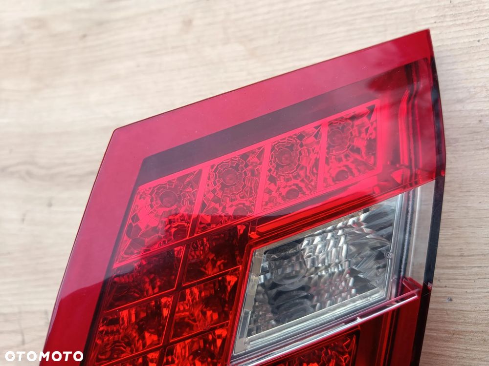 MERCEDES W212 SEDAN LAMPA TYLNA W KLAPĘ PRAWA LED TYŁ - 3
