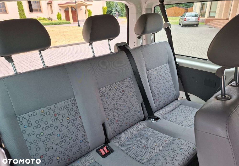 Volkswagen Transporter - 16