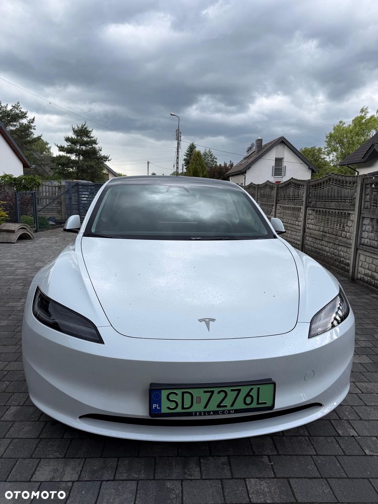 Tesla Model 3 - 1