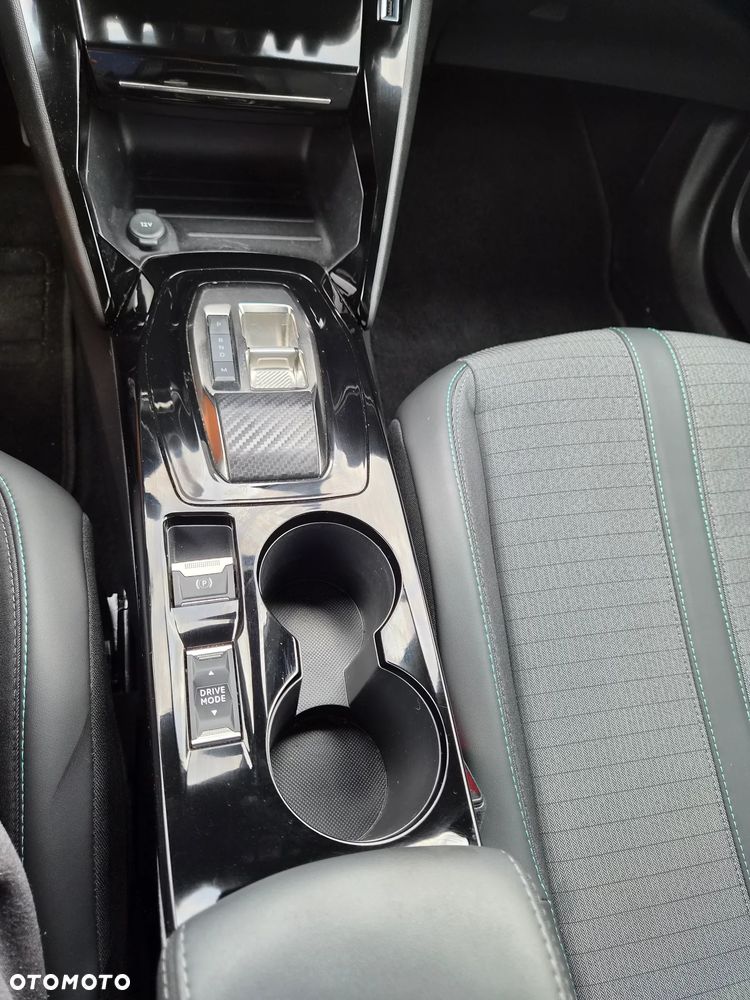 Peugeot 2008 PureTech 130 EAT8 Allure Pack - 22