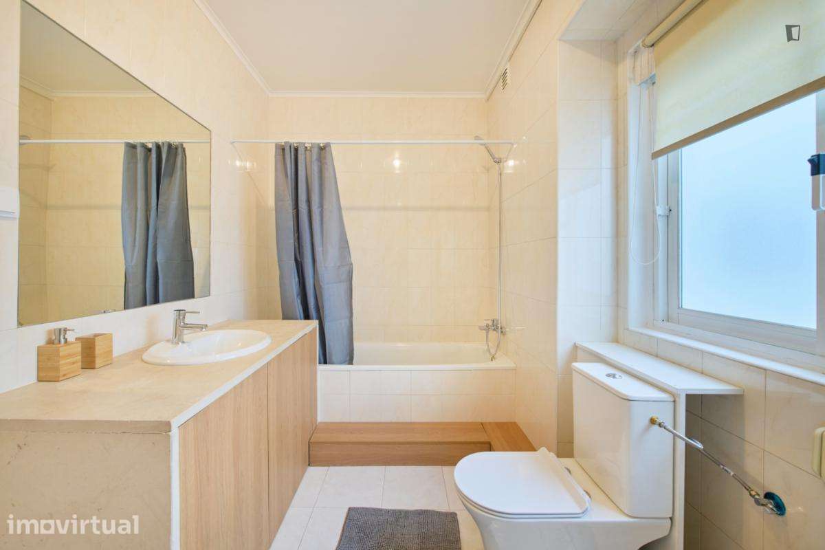 Quarto - localizado em Entrecampos Lisbon - Grande imagem: 2/48