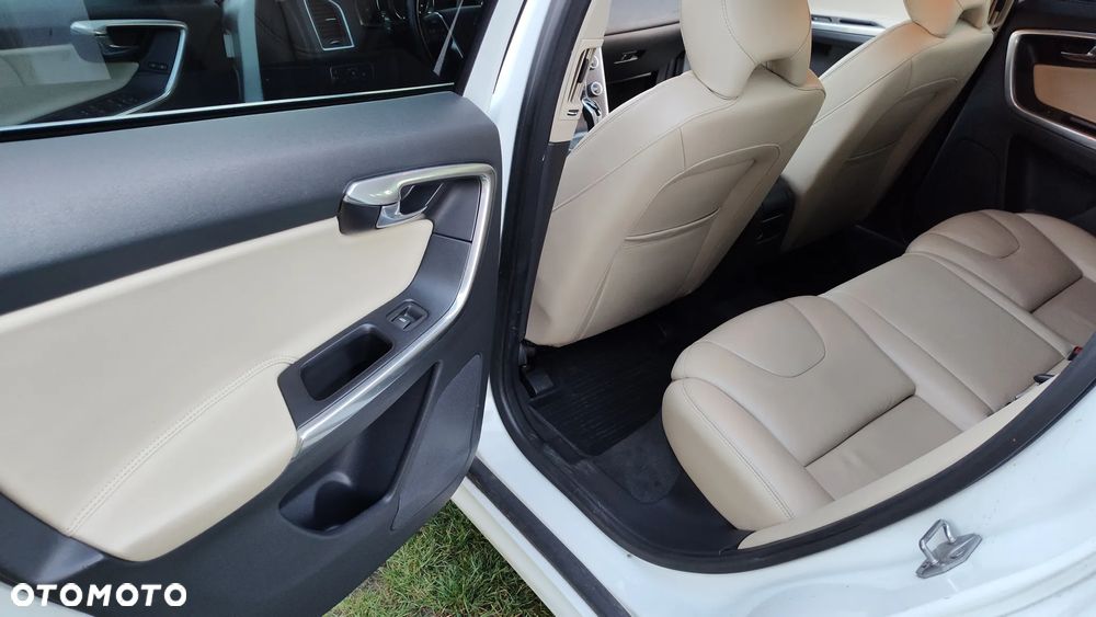 Volvo XC 60 D5 AWD Summum - 20