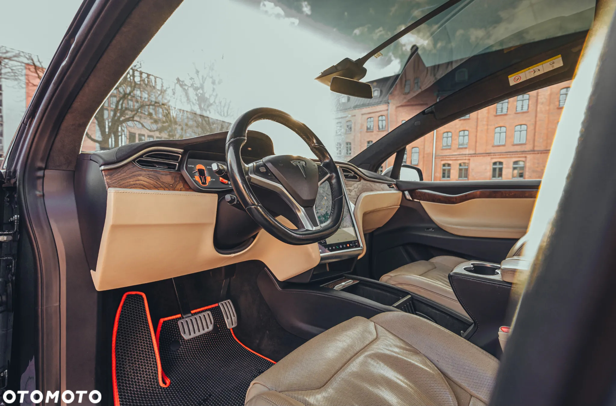 Tesla Model X Performance - 10