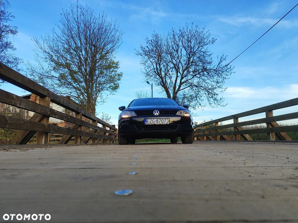Volkswagen Jetta 1.6 TDI BMT Trendline - 12