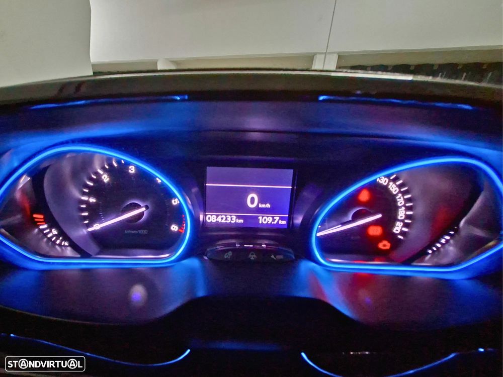 Peugeot 2008 1.6 e-HDi Allure - 7