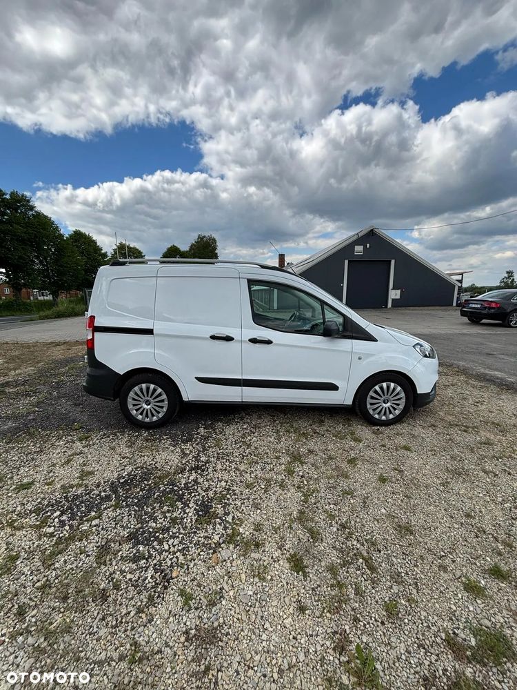 Ford Transit Courier 1.0 EcoBoost Ambiente - 2