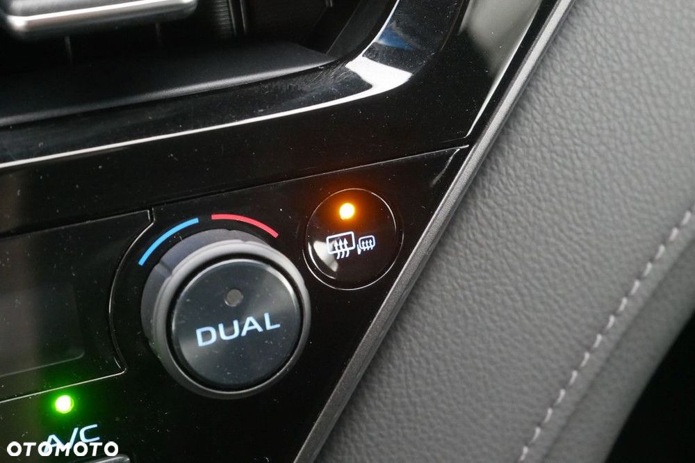 Toyota Camry 2.5 Hybrid Comfort CVT - 22