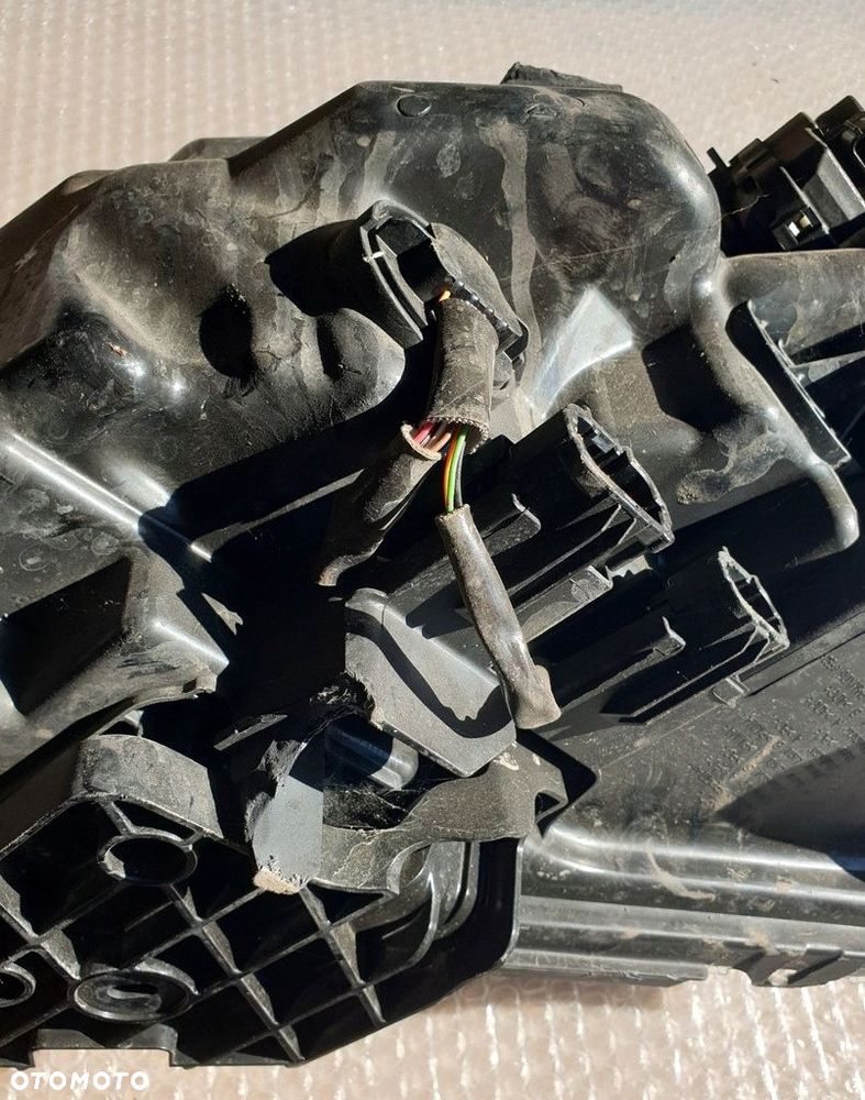 Nissan Qashqai Reflektor Prawy KOITO100-19011 - 4