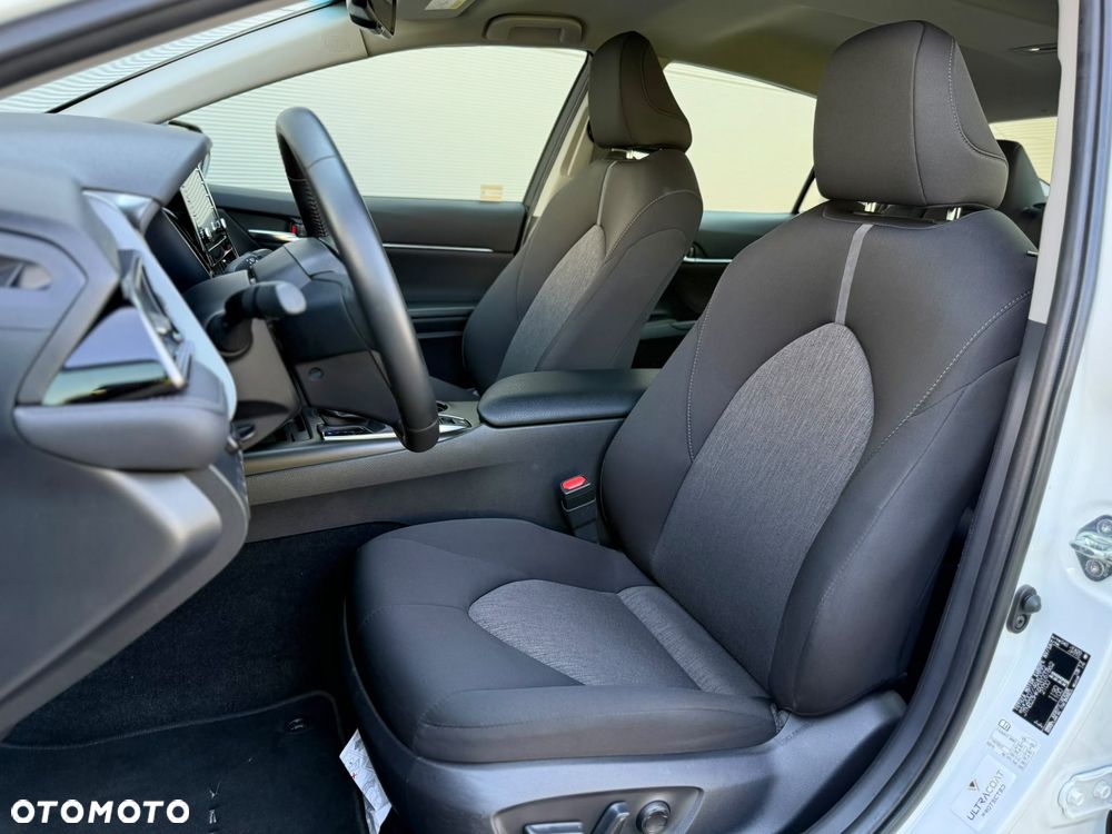 Toyota Camry 2.5 Hybrid Comfort CVT - 10