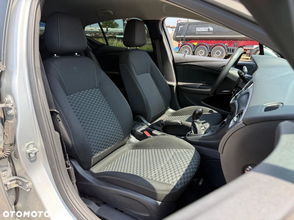 Opel Astra 1.4 Enjoy - 25