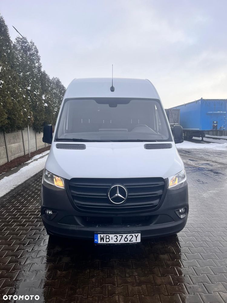 Mercedes-Benz Sprinter - 2