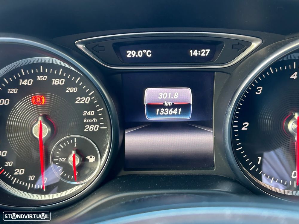 Mercedes-Benz CLA 180 d Urban - 9