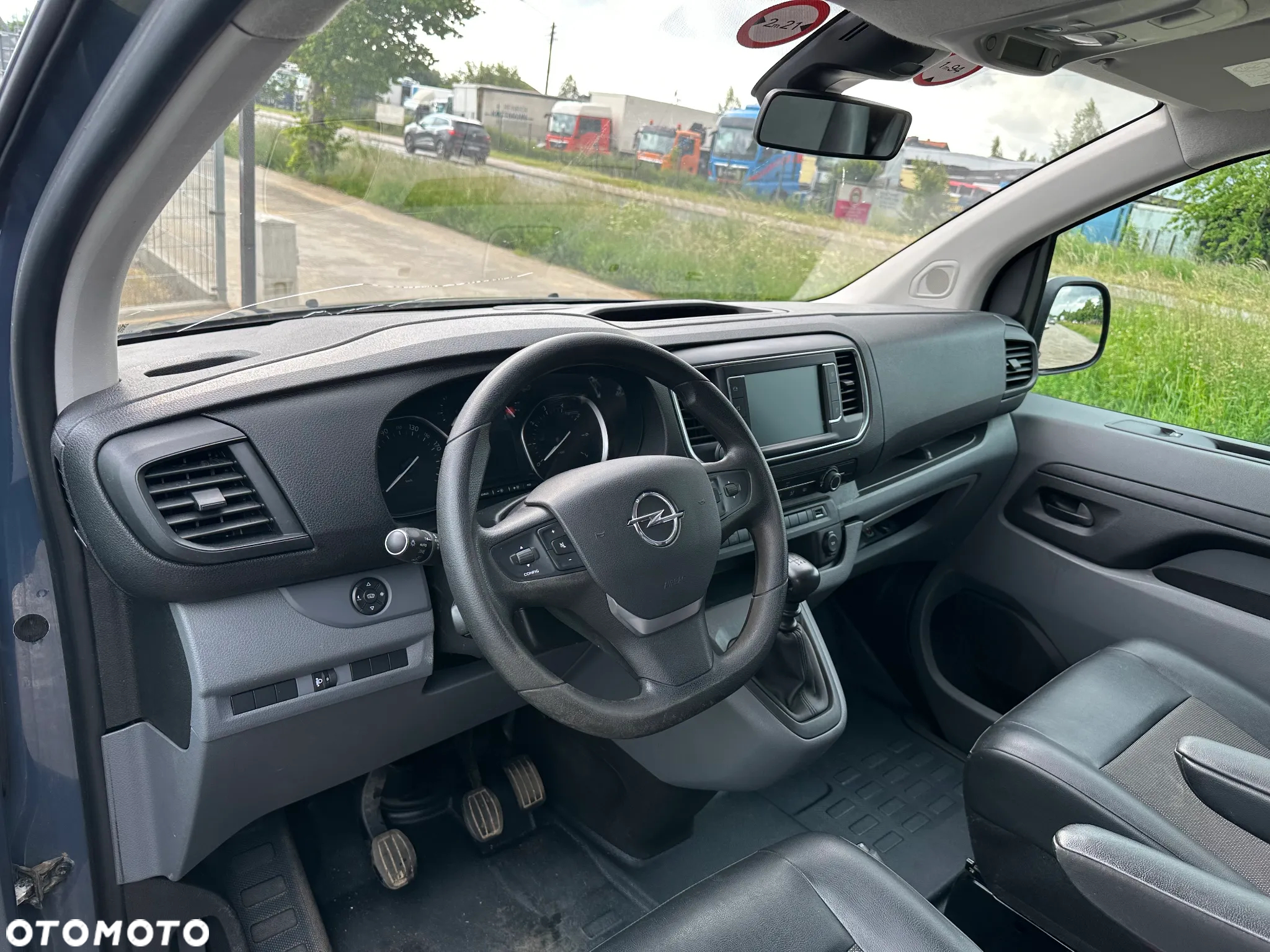 Opel Vivaro - 16