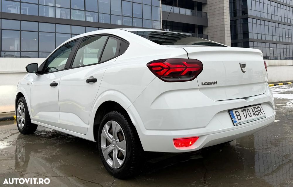 Dacia Logan TCe 90 Essential - 4