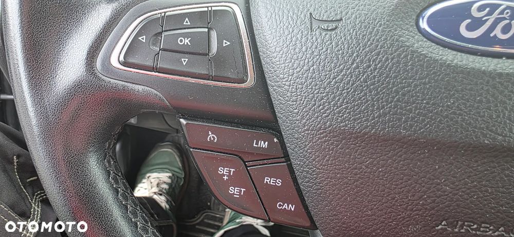 Ford Focus 1.0 EcoBoost Titanium - 18