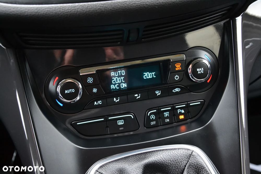 Ford Kuga 2.0 TDCi FWD Titanium - 12