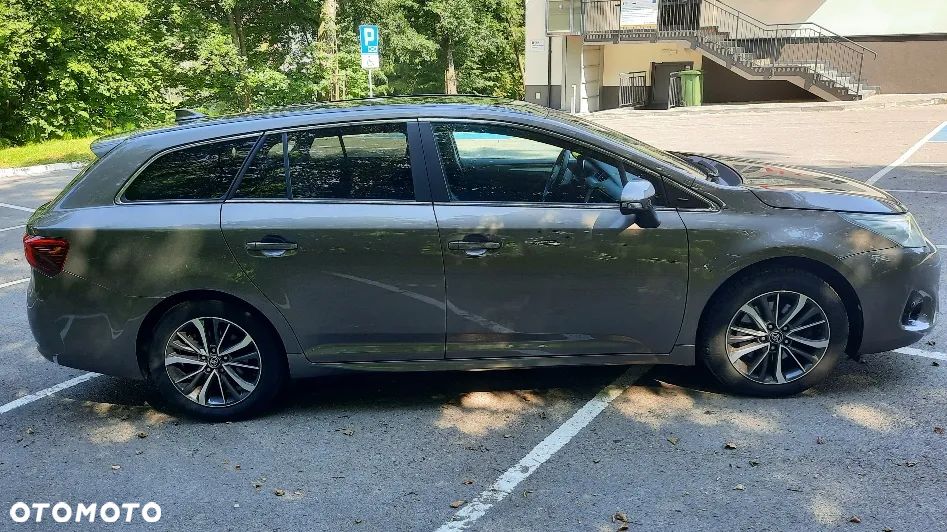 Toyota Avensis 2.0 D-4D Active Business - 4