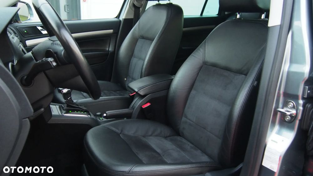 Skoda Octavia Combi 2.0 TDI DPF 4x4 DSG Elegance - 22