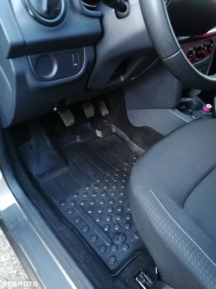 Dacia Sandero - 16