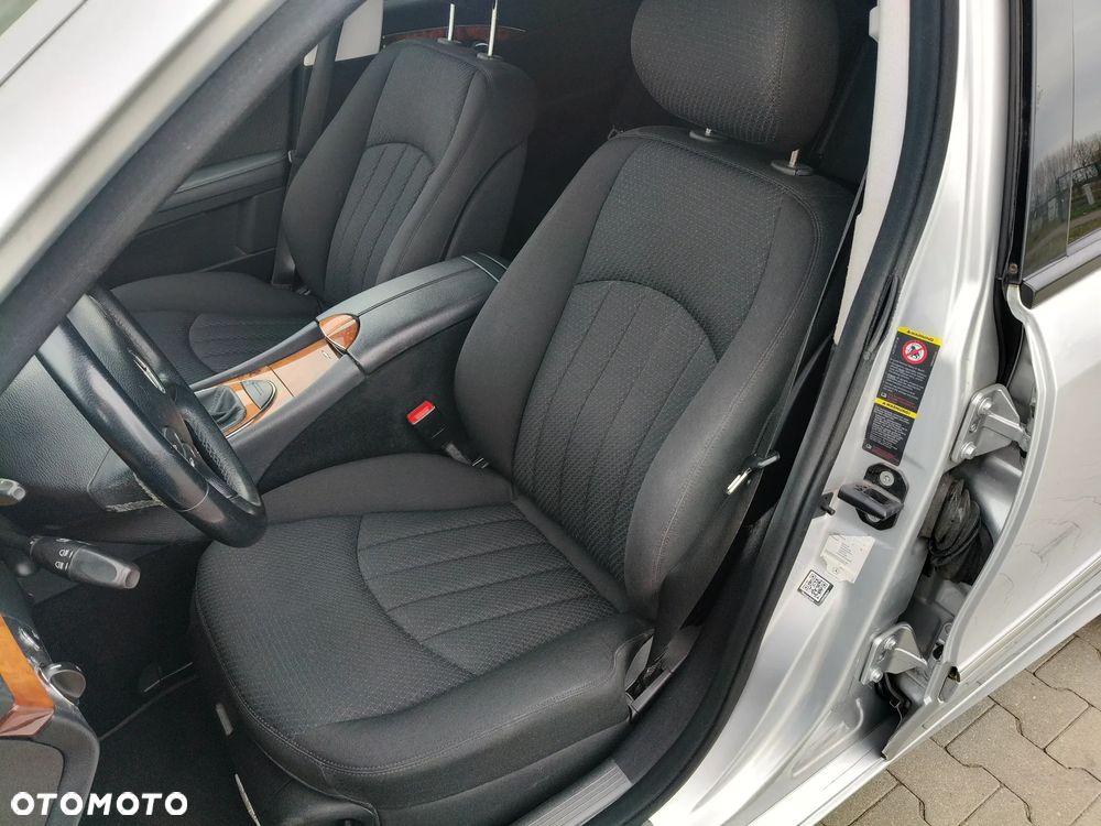 Mercedes-Benz Klasa E 200 Kompressor Elegance - 40