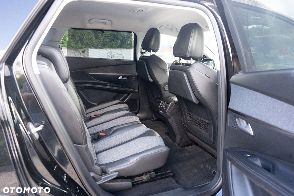 Peugeot 5008 THP 165 EAT6 Allure - 26