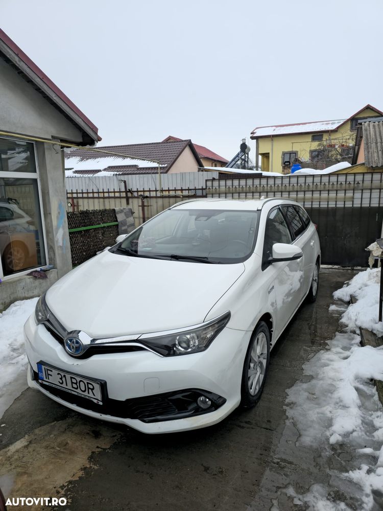 Toyota Auris 1.8 L VVT-i Luna - 1