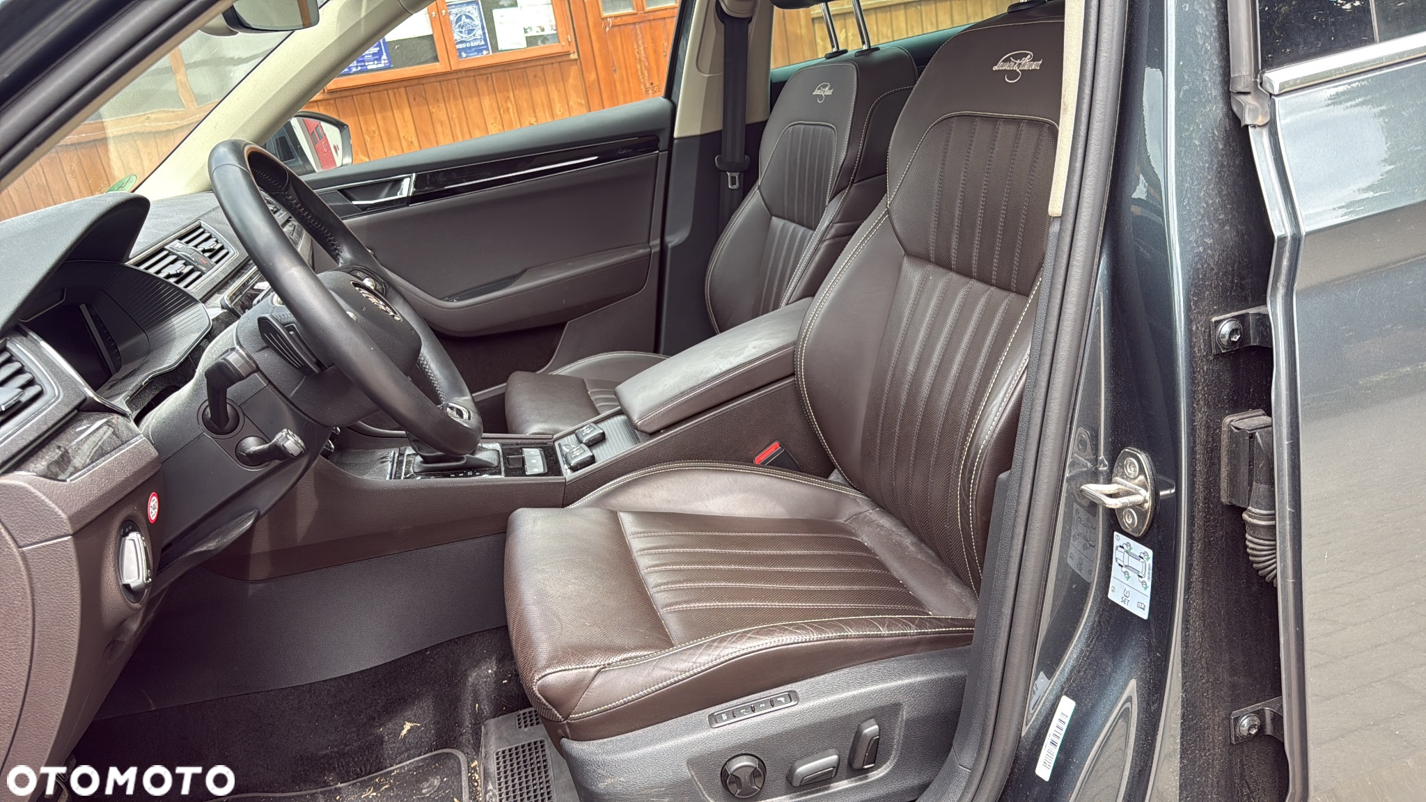 Skoda Superb Combi 2.0 TSI 4x4 DSG L&K - 25