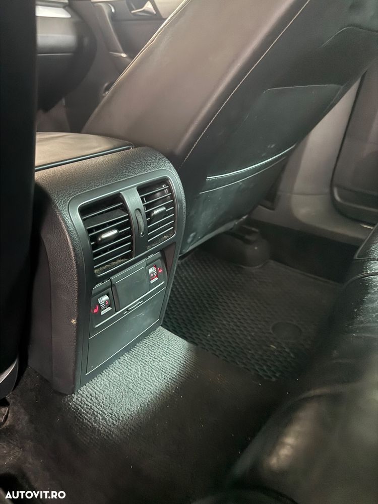 Volkswagen Passat Variant 2.0 TDI Highline DPF DSG - 11