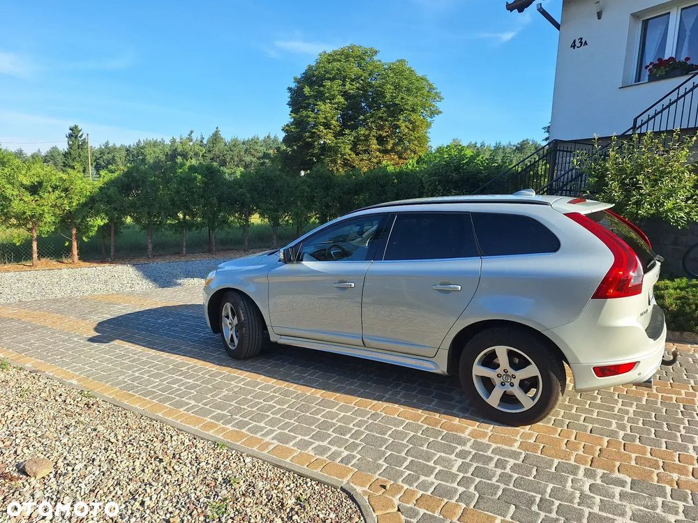 Volvo XC 60 D4 R-Design - 4