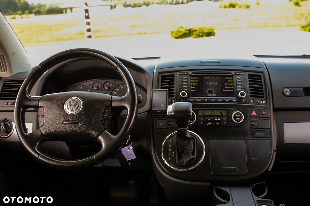 Volkswagen Multivan - 26