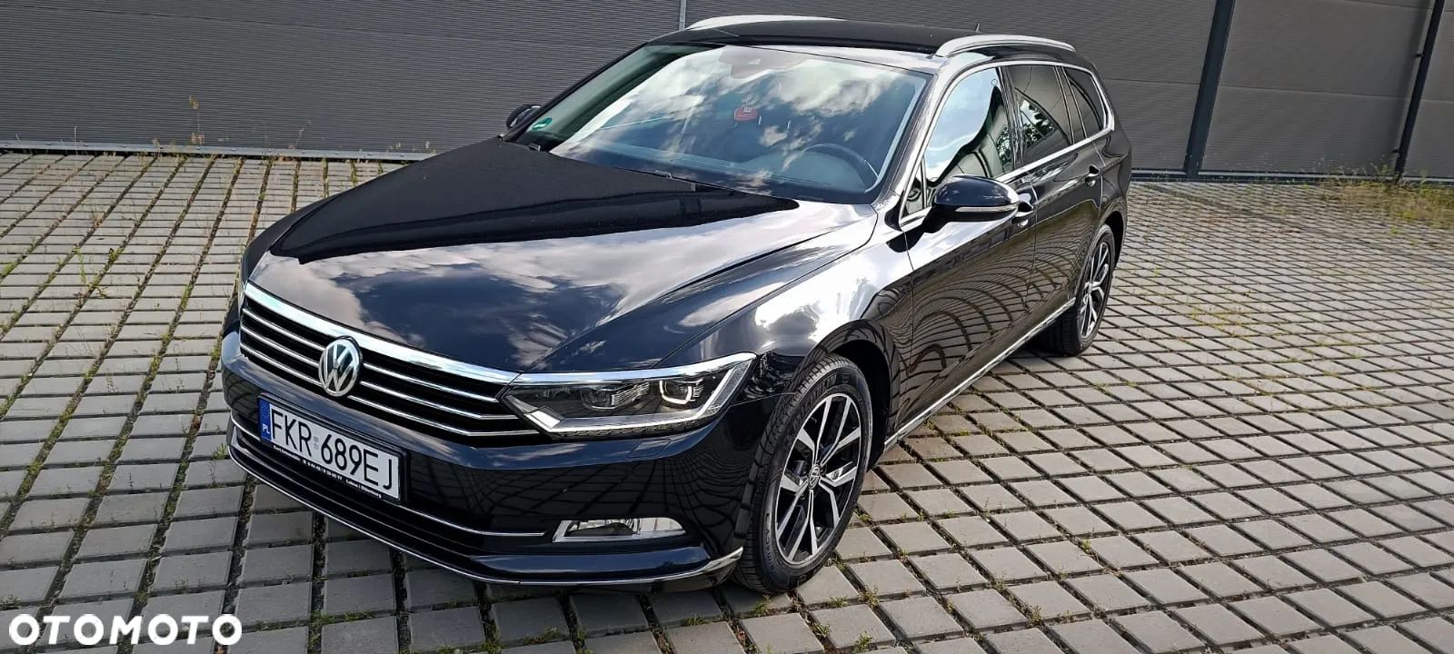 Volkswagen Passat - 1