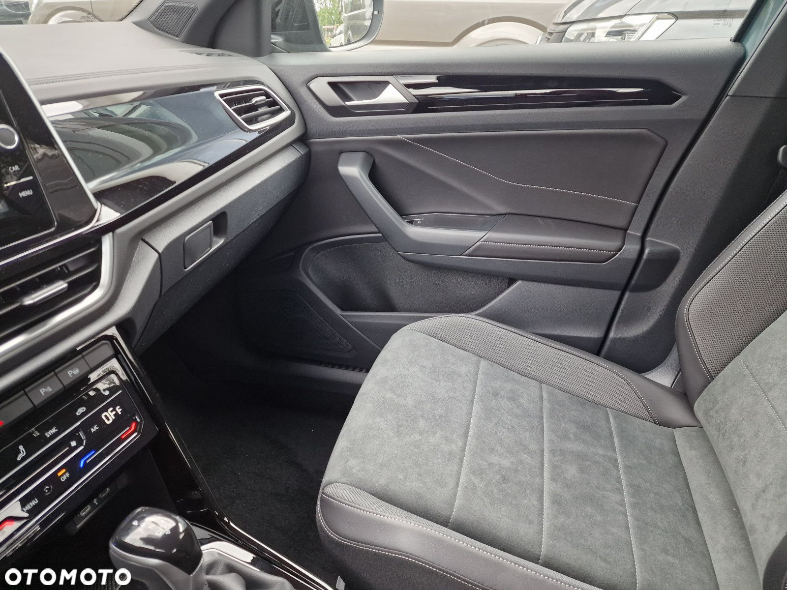 Volkswagen T-Roc 1.5 TSI R-Line DSG - 19