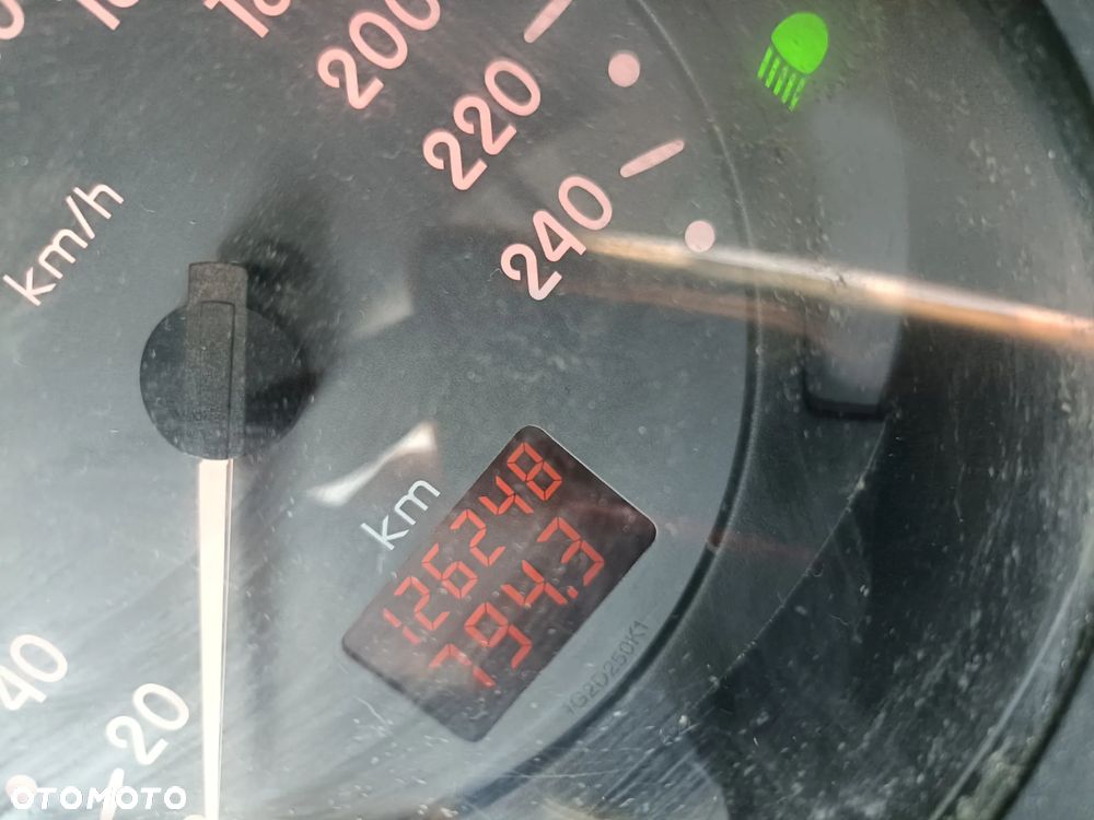 Renault Clio - 10