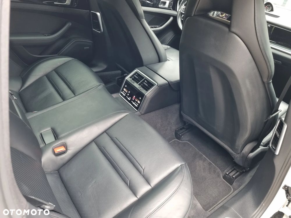 Porsche Panamera 4S Executive - 14
