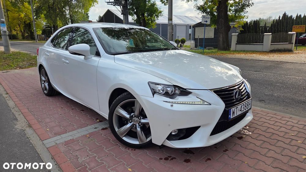 Lexus IS 300h Prestige - 3
