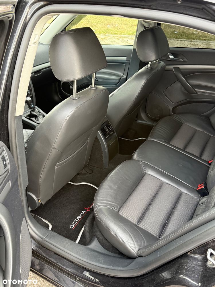 Skoda Octavia 1.8 TSI Ambiente - 14
