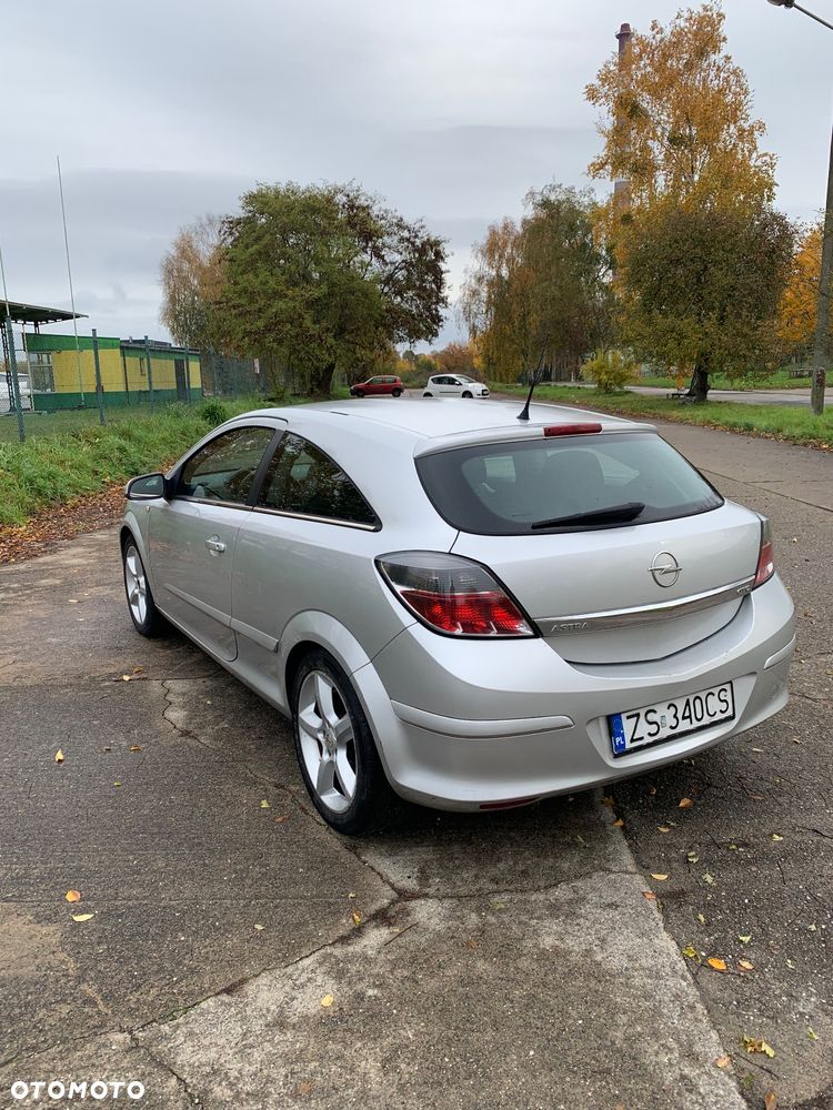 Opel Astra GTC 1.6 Cosmo - 6