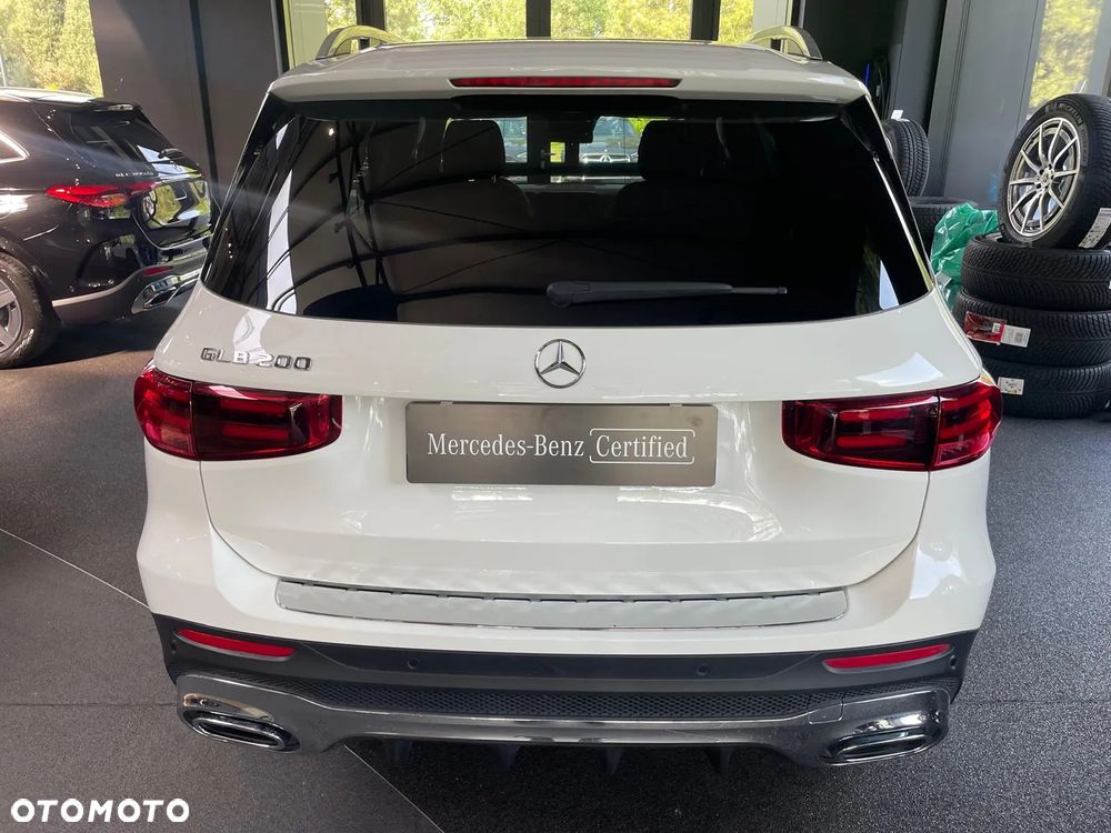 Mercedes-Benz GLB 200 4-Matic AMG Line 8G-DCT - 2