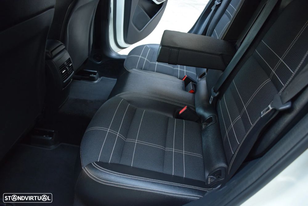 Mercedes-Benz GLA 180 CDI Urban - 45